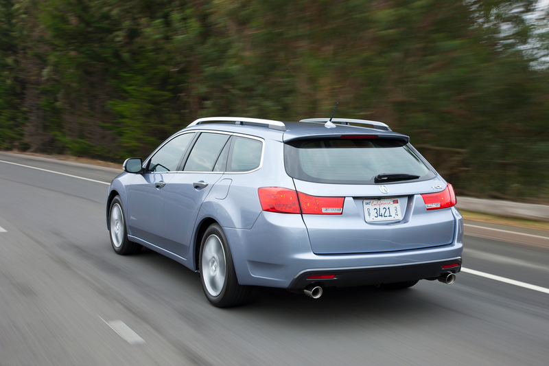 Illustration for article titled 2014 Acura TSX Sedan and Sport Wagon Blend Luxury and Sporting Performance